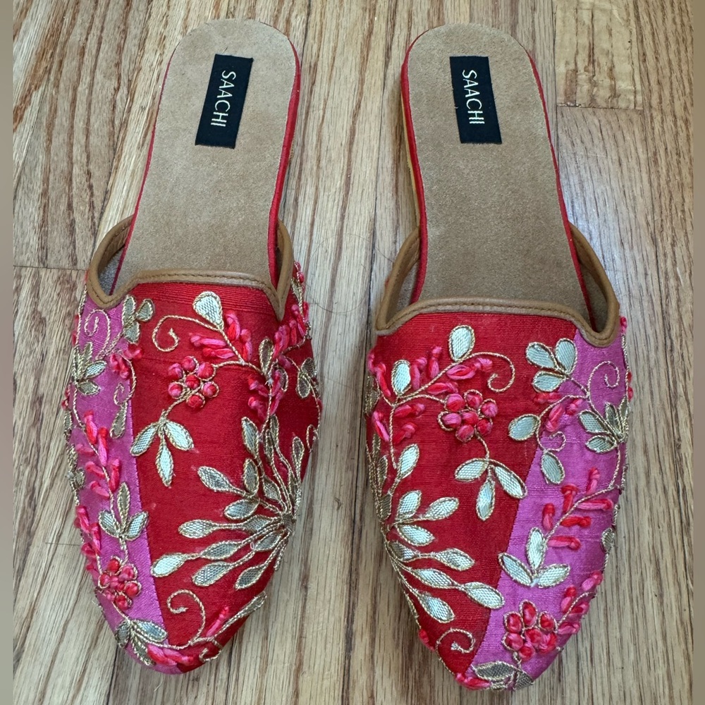 NWT SAACHI Pink & Red Embroidered Mules | Size 8